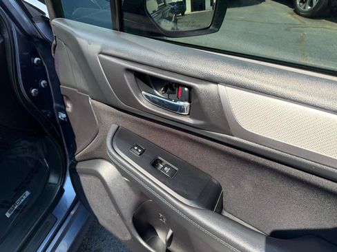 Used 2017 Subaru Legacy 2.5i Premium AWD/4WD image 19