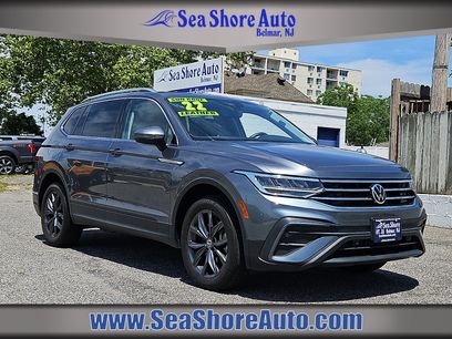 Used 2022 Volkswagen Tiguan SE w/ Panoramic Sunroof Package