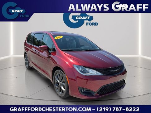 Used 2019 Chrysler Pacifica Touring Plus w/ S Appearance Package FWD image 1