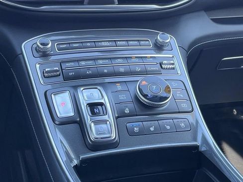 Used 2022 Hyundai Santa Fe Calligraphy image 17