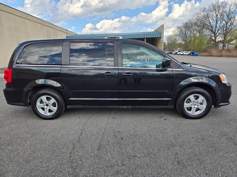 Used 2012 Dodge Grand Caravan Crew image 12