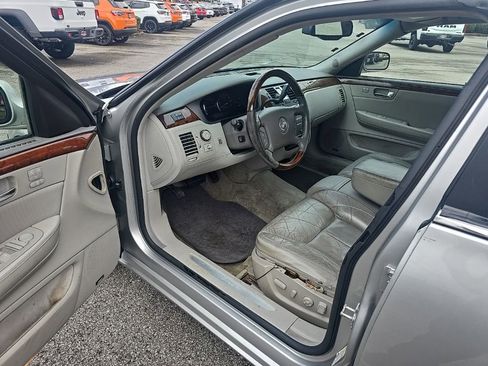 Used 2006 Cadillac DTS image 12