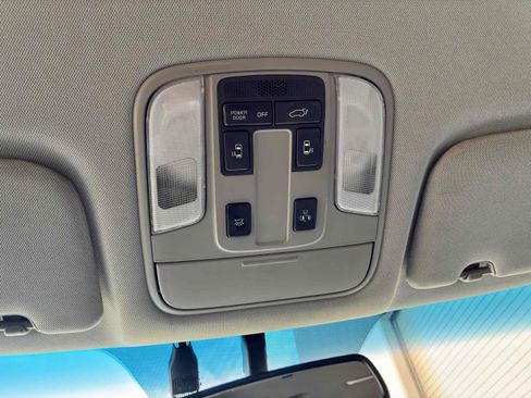 Used 2015 Kia Sedona SX FWD image 38