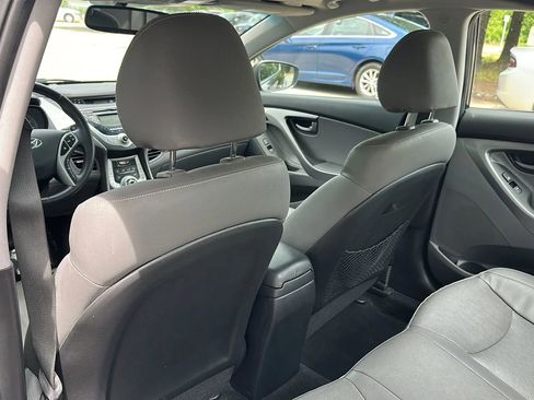 Used 2012 Hyundai Elantra Limited FWD image 17