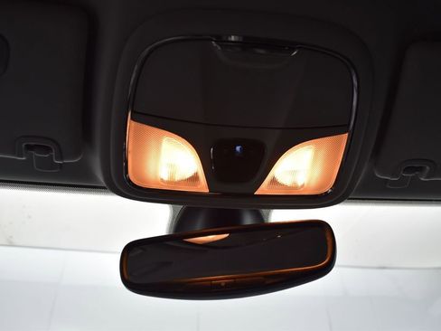 Used 2019 Jeep Cherokee Limited image 13