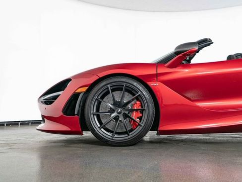 Used 2021 McLaren 720S Performance RWD image 12