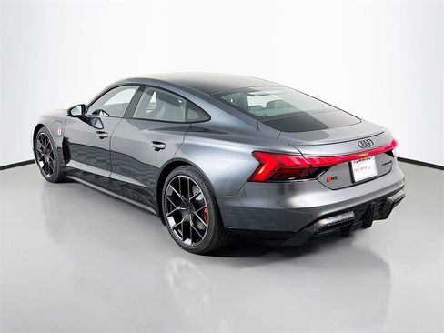 New 2026 Audi RS e-tron GT Base image 5