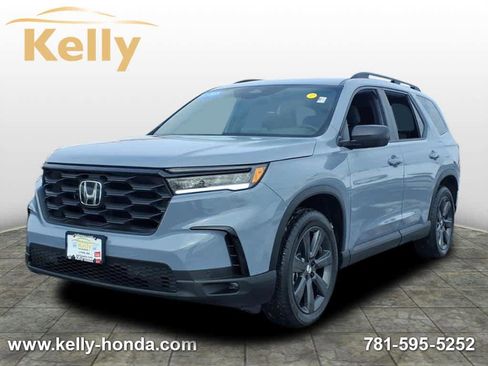 Certified 2025 Honda Pilot Sport image 1