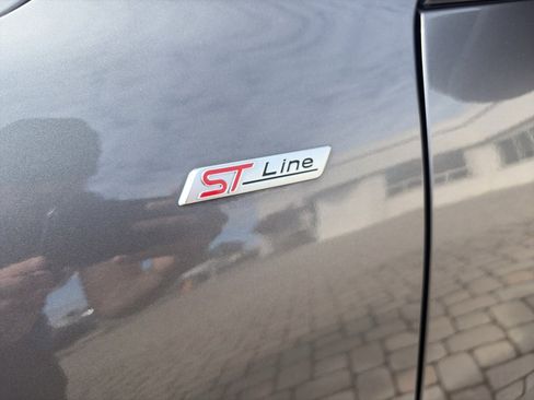 Used 2024 Ford Escape ST-Line image 3