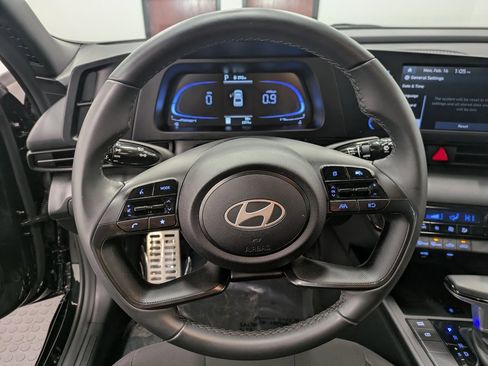 Certified 2025 Hyundai Elantra Sport image 20