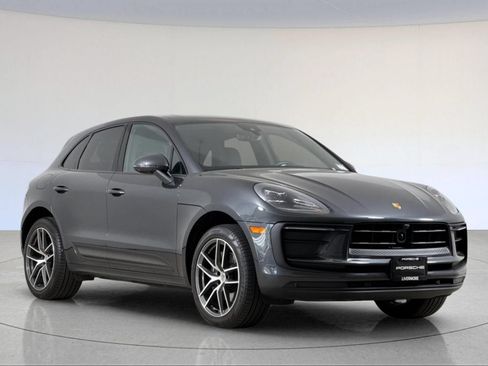 Certified 2025 Porsche Macan w/ Premium Package Plus AWD/4WD image 10