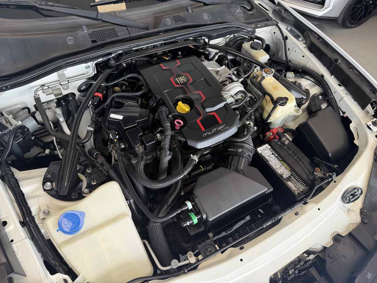 Used 2017 FIAT 124 Spider Abarth RWD image 29