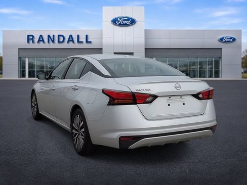 Used 2025 Nissan Altima 2.5 SV FWD image 4