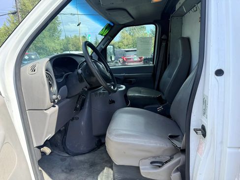 Used 2002 Ford E-350 and Econoline 350 Super Duty RWD image 13