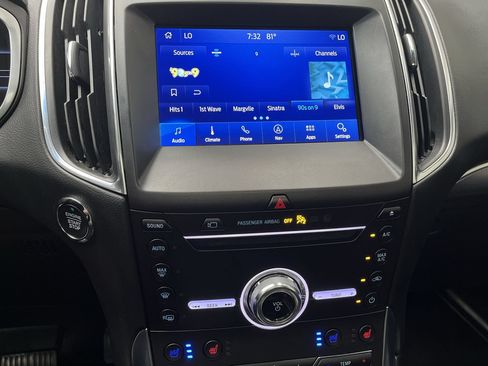 Certified 2019 Ford Edge Titanium w/ Equipment Group 301A FWD image 19