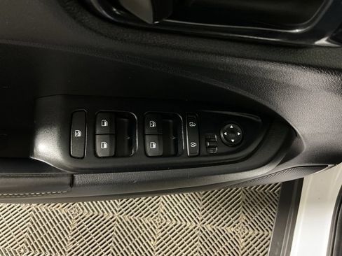 Used 2023 Hyundai Venue Limited w/ Cargo Package FWD image 20