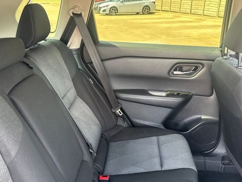Certified 2025 Nissan Rogue SV FWD image 34