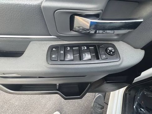 Used 2020 RAM 1500 Classic SLT AWD/4WD image 24