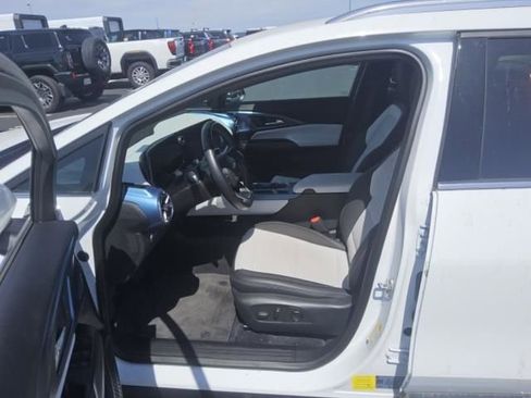 Used 2024 Chevrolet Equinox EV LT w/ Active Safety Package 3 FWD image 8