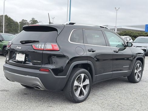 Used 2019 Jeep Cherokee Limited image 27