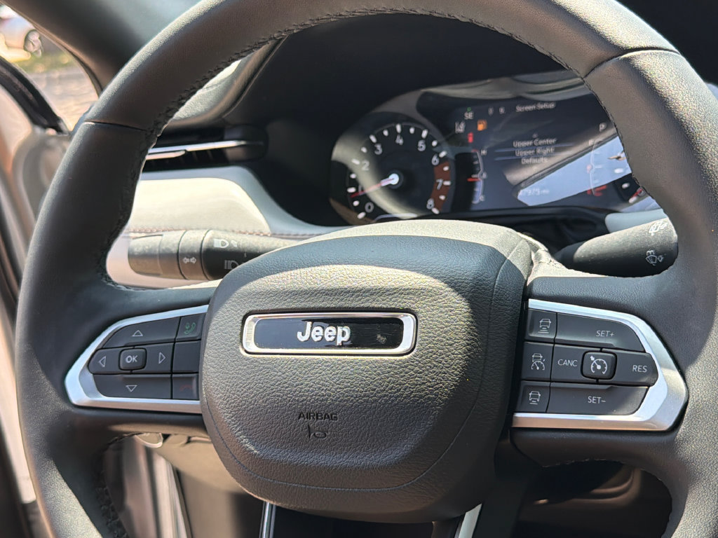 Used 2025 Jeep Compass Limited AWD/4WD image 32