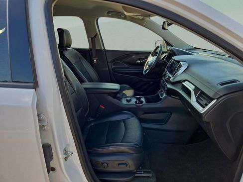 Used 2024 GMC Terrain SLT image 22