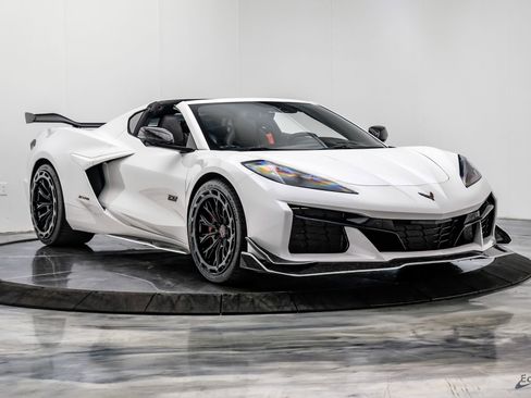 Used 2023 Chevrolet Corvette Z06 w/ Z07 Performance Package image 29