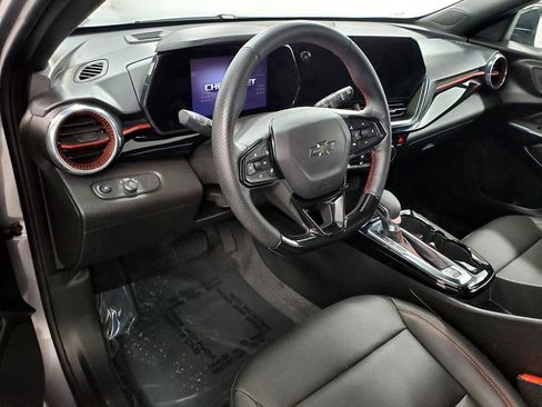 Used 2025 Chevrolet Trax RS w/ Driver Confidence Package image 10