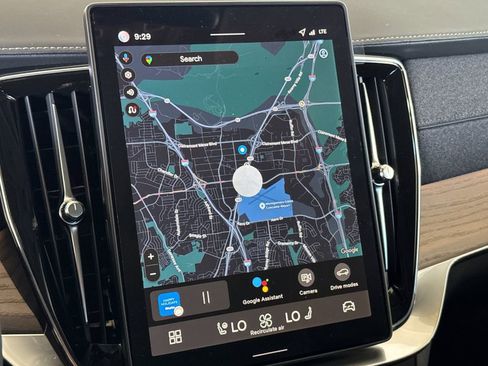 New 2026 Volvo XC90 T8 Plus w/ Protection Package Premier image 19