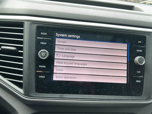 Used 2021 Volkswagen Atlas Cross Sport SE image 6