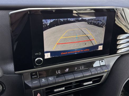 Used 2025 Toyota Camry LE image 18