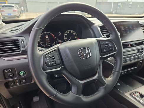 Used 2025 Honda Ridgeline RTL image 17