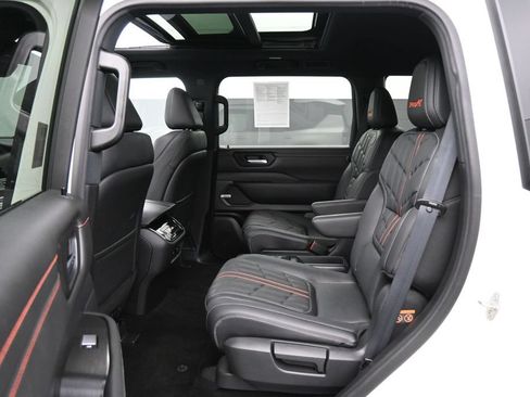Used 2026 Nissan Armada PRO-4X AWD/4WD image 19
