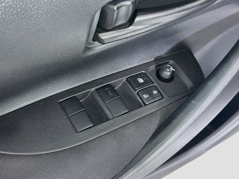 Used 2025 Toyota Corolla LE FWD image 15
