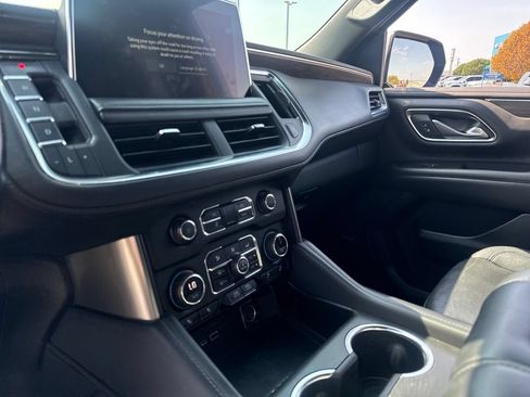Used 2022 Chevrolet Suburban LT RWD image 22