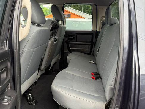 Used 2016 RAM 1500 Express AWD/4WD image 12
