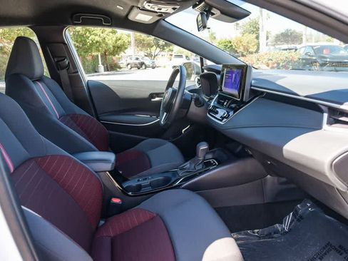 Used 2025 Toyota Corolla SE w/ Convenience Package FWD image 15