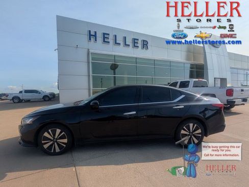 Used 2021 Nissan Altima 2.5 SL FWD image 1