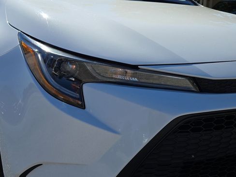 Used 2022 Toyota Corolla LE image 3