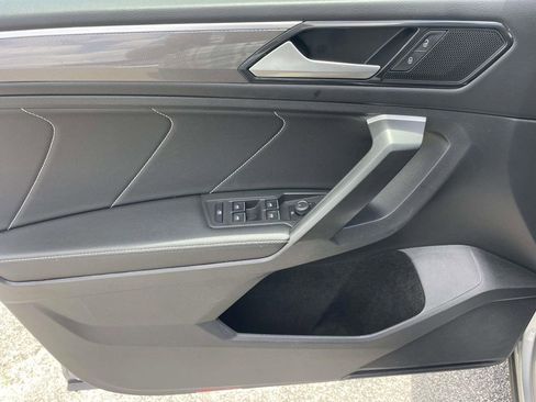 Certified 2023 Volkswagen Tiguan SE R-Line FWD image 16