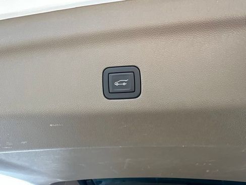 Certified 2024 GMC Yukon Denali w/ Advanced Technology Package AWD/4WD image 17