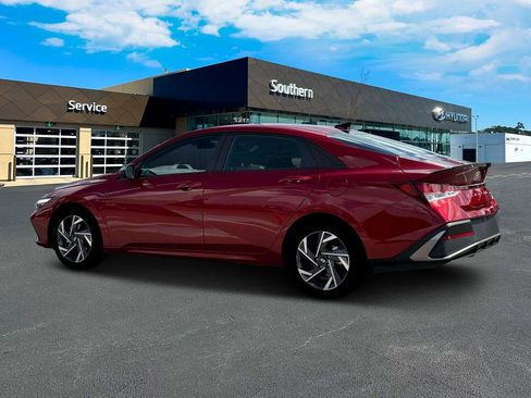 New 2025 Hyundai Elantra Sport image 4
