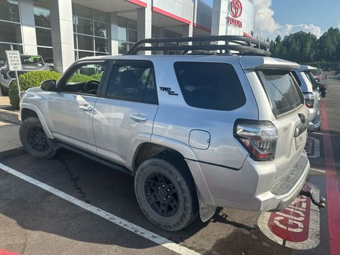 Used 2022 Toyota 4Runner TRD Off-Road Premium AWD/4WD image 3