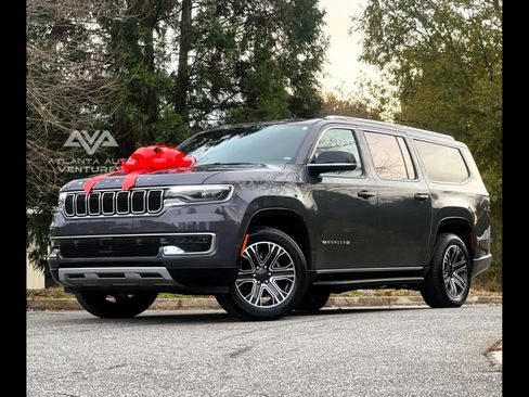 Used 2024 Jeep Wagoneer L Series II w/ Flexible Seating Group image 2