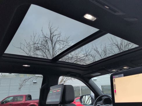 Used 2023 GMC Yukon Denali w/ Denali Reserve Package image 23