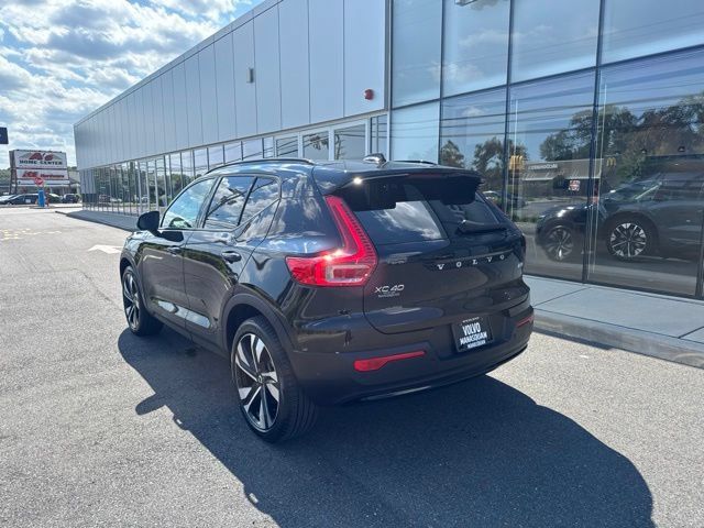 Certified 2024 Volvo XC40 B5 Plus w/ Protection Package Premier AWD/4WD image 3