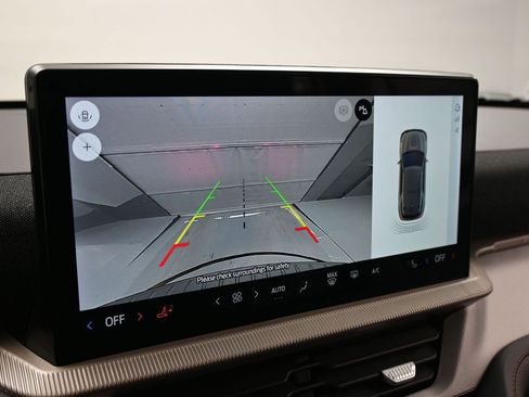 Certified 2025 Ford Explorer Active image 15