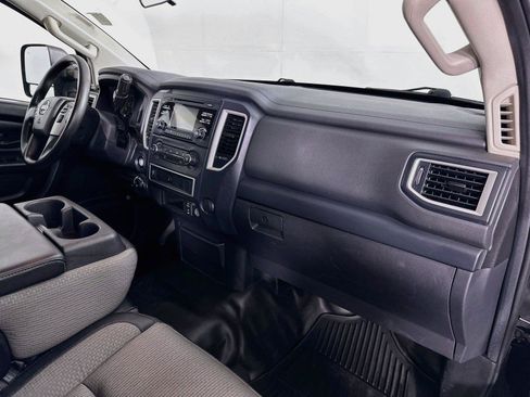 Used 2017 Nissan Titan S AWD/4WD image 26
