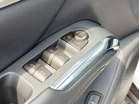New 2026 Chevrolet Traverse LT w/ Driver Confidence Package AWD/4WD image 19
