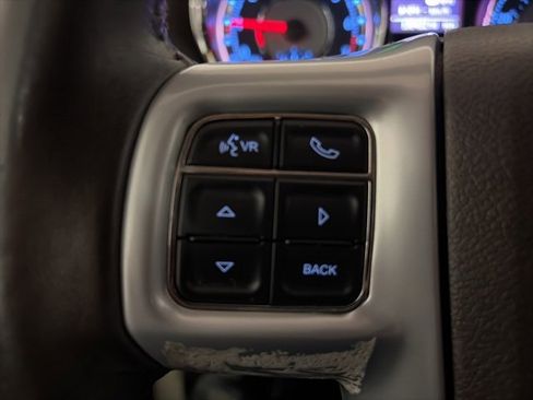 Used 2013 Chrysler Town & Country Touring image 21